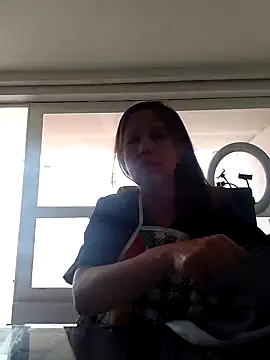 Snapshot of MARYQUANT chatting on 09/11/25, 03:56 MARYQUANT online show from 09/11/25, 03:56