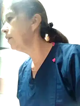 Snapshot of MARYQUANT chatting on 11/08/25, 04:18 MARYQUANT online show from 11/08/25, 04:18