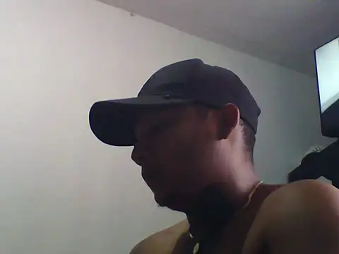 Snapshot of Realesf1114 chatting on 10/05/25, 09:24 Realesf1114 online show from 10/05/25, 09:24