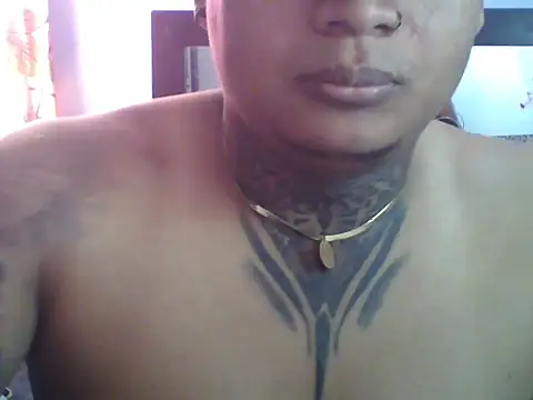 Snapshot of Realesf1114 chatting on 10/09/25, 02:37 Realesf1114 online show from 10/09/25, 02:37