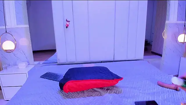 Snapshot of Parismorelli1 chatting on 12/22/25, 07:27 Parismorelli1 online show from 12/22/25, 07:27