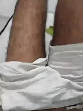 Snapshot of Leleko1997 chatting on 12/01/25, 02:11 Leleko1997 online show from 12/01/25, 02:11