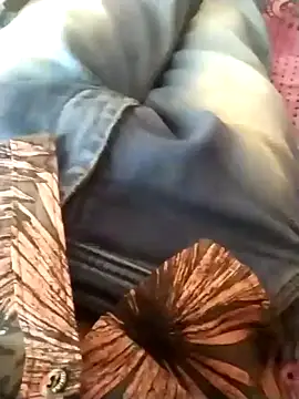 Snapshot of PracticalGum40 chatting on 01/03/25, 06:11 PracticalGum40 online show from 01/03/25, 06:11