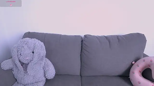 Snapshot of petite_paola chatting on 06/11/26, 03:43 petite paola online show from 06/11/26, 03:43