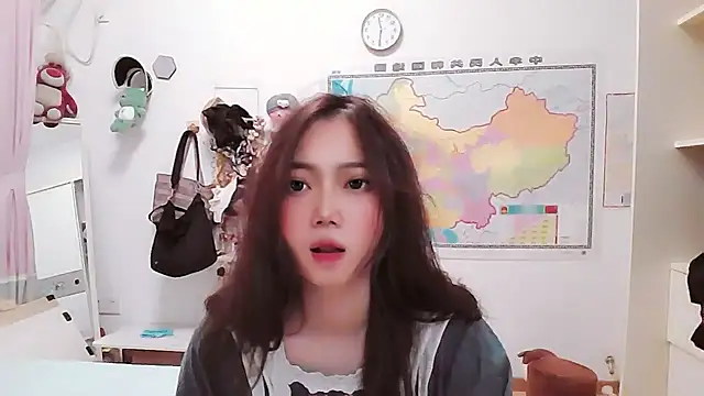 Cherie-xinxin01 online show from 12/01/24, 04:29