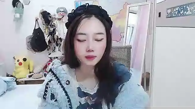 Cherie-xinxin01 online show from 12/04/24, 05:27