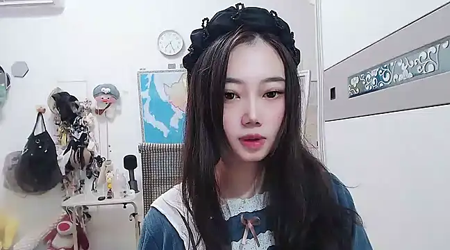 Cherie-xinxin01 online show from 12/04/24, 08:34