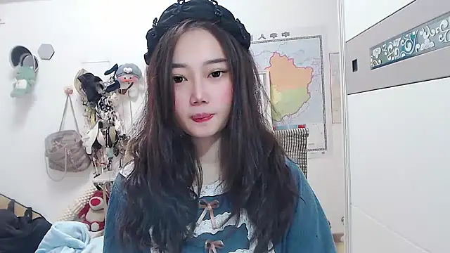 Cherie-xinxin01 online show from 12/06/24, 03:11