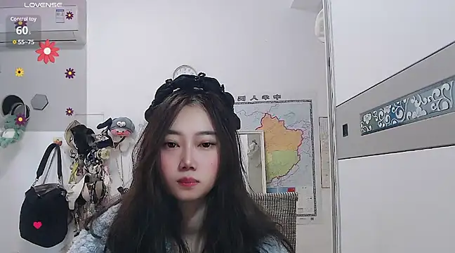 Cherie-xinxin01 online show from 12/08/24, 07:26