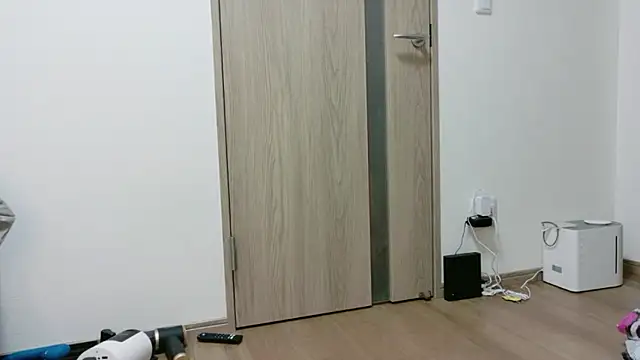 Snapshot of rei_0180 chatting on 11/04/25, 06:18 rei 0180 online show from 11/04/25, 06:18