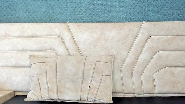 Snapshot of Candy_Bony chatting on 01/14/25, 07:11 Candy Bony online show from 01/14/25, 07:11