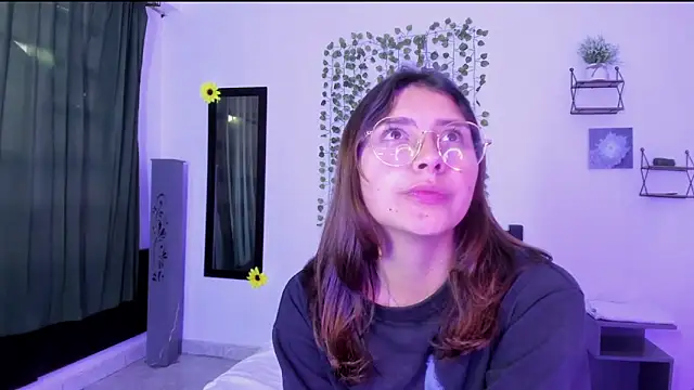 Snapshot of Noellesable chatting on 12/24/24, 11:28 Noellesable online show from 12/24/24, 11:28