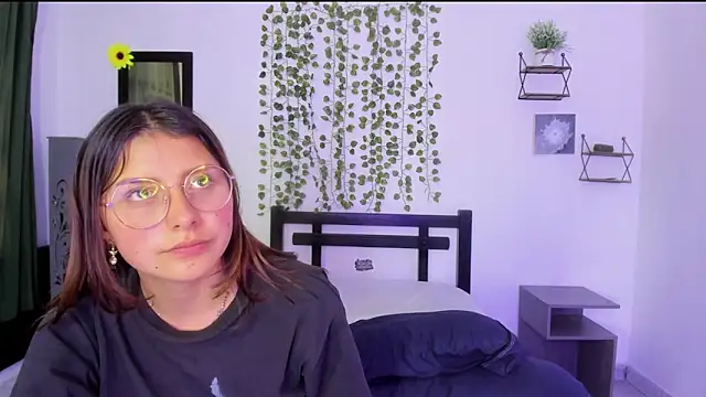 Snapshot of Noellesable chatting on 12/24/24, 06:06 Noellesable online show from 12/24/24, 06:06