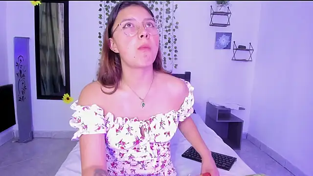 Snapshot of Noellesable chatting on 12/29/24, 05:33 Noellesable online show from 12/29/24, 05:33