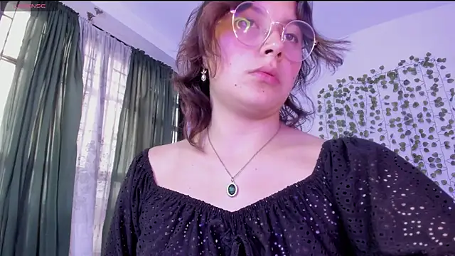 Snapshot of Noellesable chatting on 01/24/25, 06:14 Noellesable online show from 01/24/25, 06:14