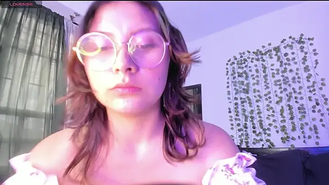 Snapshot of Noellesable chatting on 02/01/25, 05:58 Noellesable online show from 02/01/25, 05:58