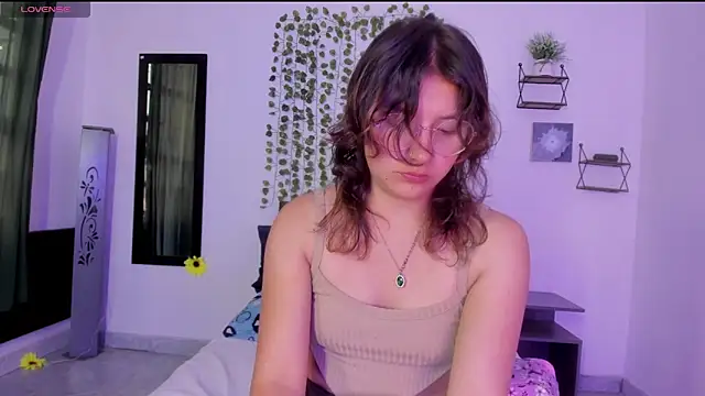 Snapshot of Noellesable chatting on 02/08/25, 06:12 Noellesable online show from 02/08/25, 06:12