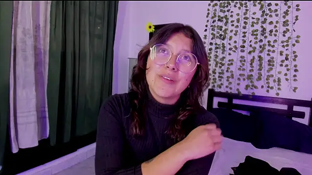 Snapshot of Noellesable chatting on 02/13/25, 09:27 Noellesable online show from 02/13/25, 09:27