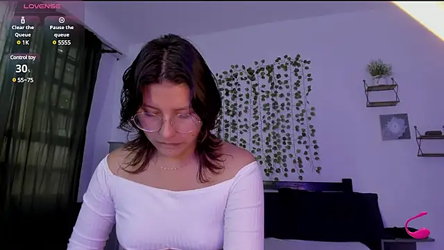 Snapshot of Noellesable chatting on 02/20/25, 06:35 Noellesable online show from 02/20/25, 06:35