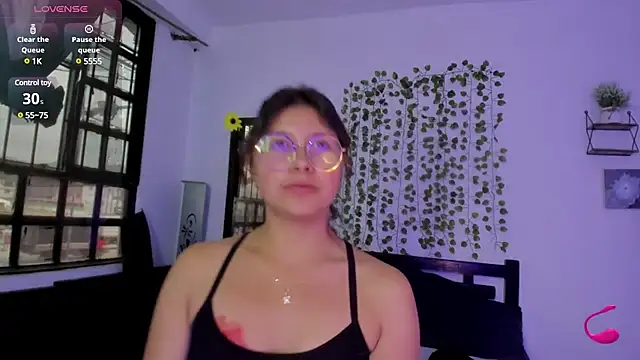 Snapshot of Noellesable chatting on 02/25/25, 09:13 Noellesable online show from 02/25/25, 09:13