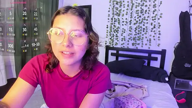 Snapshot of Noellesable chatting on 03/17/25, 06:32 Noellesable online show from 03/17/25, 06:32