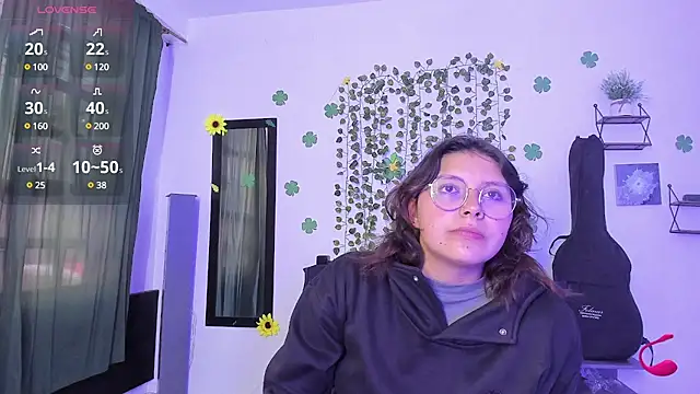 Snapshot of Noellesable chatting on 03/21/25, 05:23 Noellesable online show from 03/21/25, 05:23