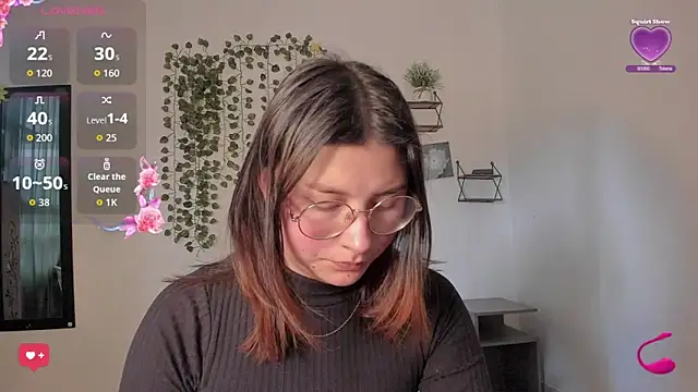 Snapshot of Noellesable chatting on 09/26/25, 05:17 Noellesable online show from 09/26/25, 05:17