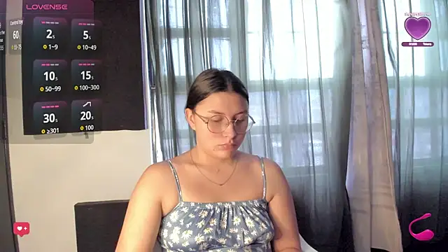 Snapshot of Noellesable chatting on 10/27/25, 05:06 Noellesable online show from 10/27/25, 05:06