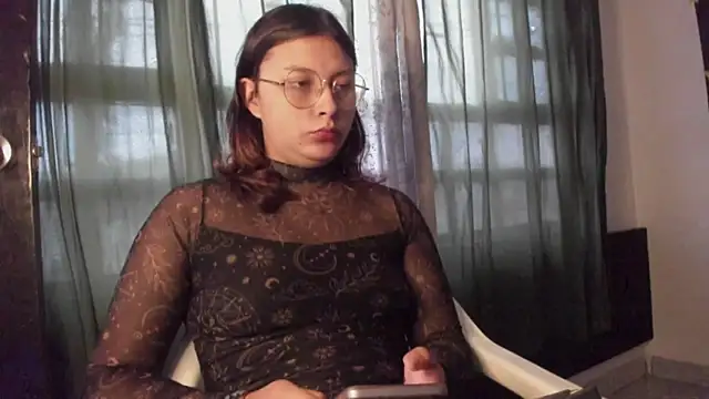 Snapshot of Noellesable chatting on 11/12/25, 05:24 Noellesable online show from 11/12/25, 05:24