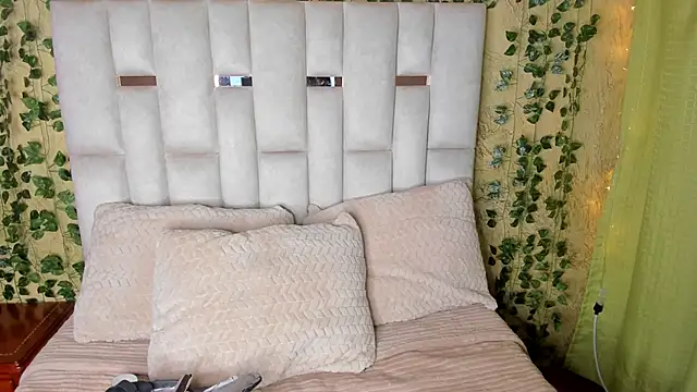 jenifer  power10 online show from 01/31/25, 12:07