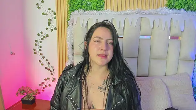 jenifer  power10 online show from 11/30/25, 08:02