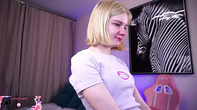 OdelinaFicken online show from 10/28/25, 05:55