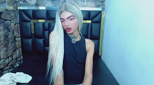 Snapshot of Luna_and_valery chatting on 12/28/24, 08:15 Luna and valery online show from 12/28/24, 08:15