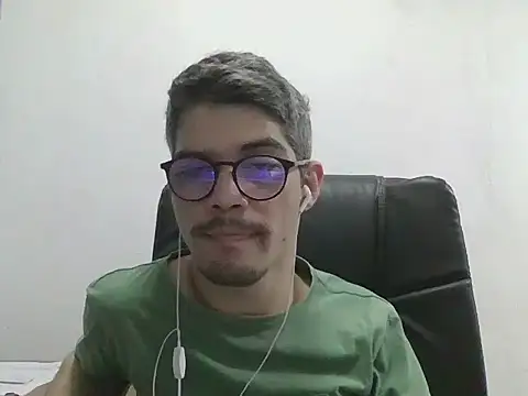 Snapshot of DiGabriel chatting on 09/11/25, 04:23 DiGabriel online show from 09/11/25, 04:23