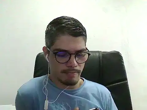 Snapshot of DiGabriel chatting on 02/06/26, 05:56 DiGabriel online show from 02/06/26, 05:56