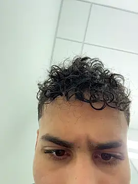 Snapshot of johnycash21 chatting on 12/22/25, 03:42 johnycash21 online show from 12/22/25, 03:42