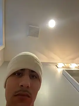 Snapshot of johnycash21 chatting on 01/10/26, 09:05 johnycash21 online show from 01/10/26, 09:05