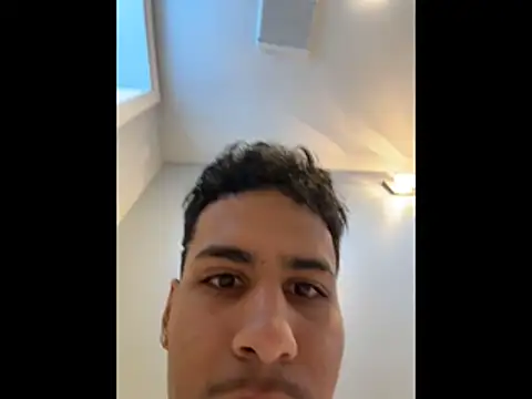 Snapshot of johnycash21 chatting on 02/05/26, 02:00 johnycash21 online show from 02/05/26, 02:00