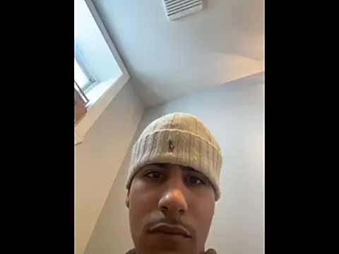 Snapshot of johnycash21 chatting on 02/07/26, 06:00 johnycash21 online show from 02/07/26, 06:00