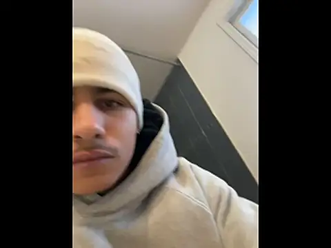 Snapshot of johnycash21 chatting on 02/20/26, 12:27 johnycash21 online show from 02/20/26, 12:27