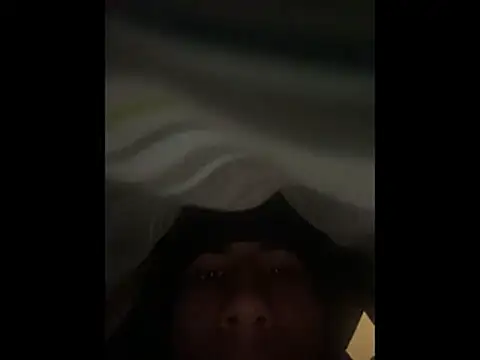 Snapshot of johnycash21 chatting on 02/22/26, 04:13 johnycash21 online show from 02/22/26, 04:13