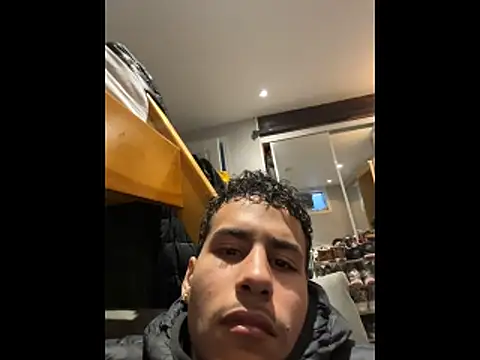 Snapshot of johnycash21 chatting on 03/02/26, 10:05 johnycash21 online show from 03/02/26, 10:05