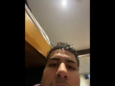 Snapshot of johnycash21 chatting on 03/03/26, 12:00 johnycash21 online show from 03/03/26, 12:00