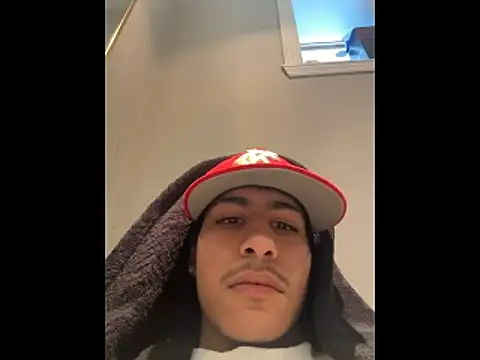 Snapshot of johnycash21 chatting on 03/21/26, 05:05 johnycash21 online show from 03/21/26, 05:05