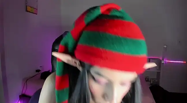 Snapshot of aiko_mori chatting on 12/17/24, 02:33 aiko mori online show from 12/17/24, 02:33