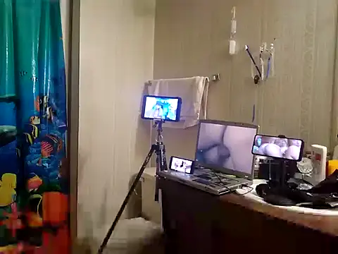 Snapshot of jockstrapstud chatting on 12/30/24, 04:31 jockstrapstud online show from 12/30/24, 04:31