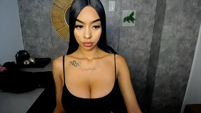 Tiffanny online show from 02/13/25, 07:42