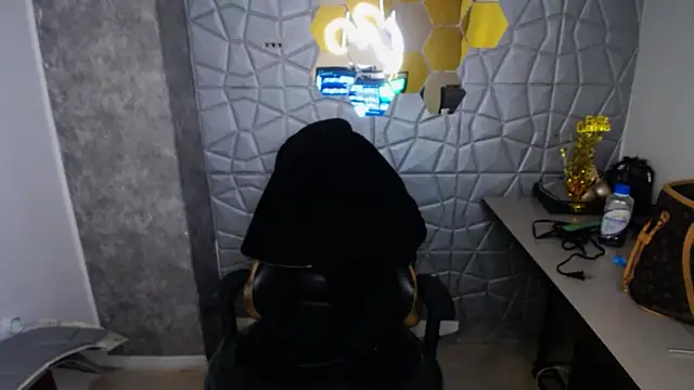 Tiffanny online show from 03/13/25, 12:46