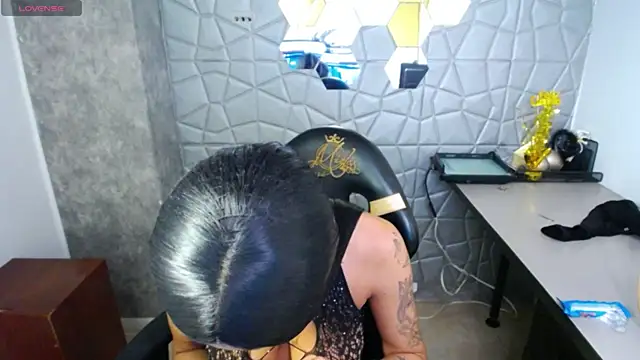 Tiffanny online show from 03/22/25, 06:47