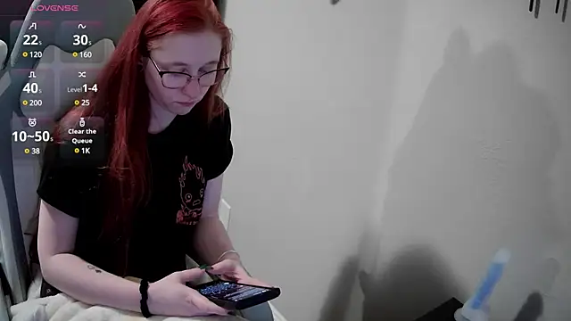 Snapshot of LilyFoxxx chatting on 12/27/24, 04:26 LilyFoxxx online show from 12/27/24, 04:26